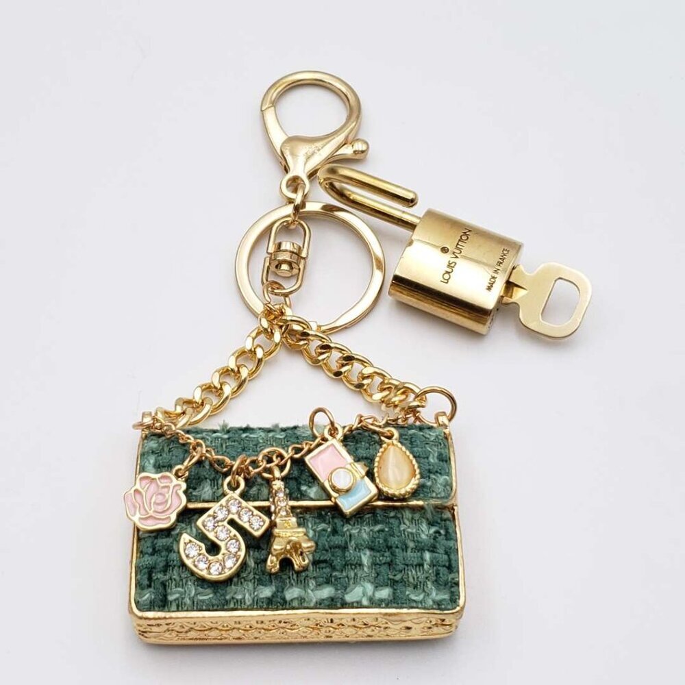 LV Gold Padlock & Key 🔒 Authentic Louis Vuitton Bag Unbranded Tweed Bag Charm - Picture 6 of 10